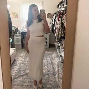 Elegant White Sleeveless Dress